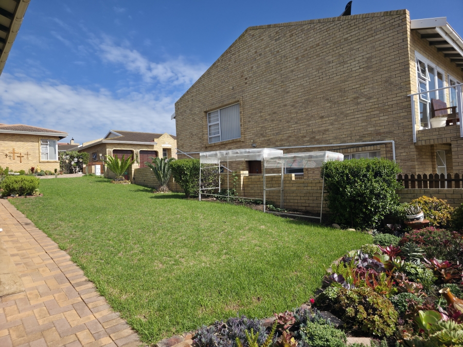3 Bedroom Property for Sale in Wavecrest Eastern Cape